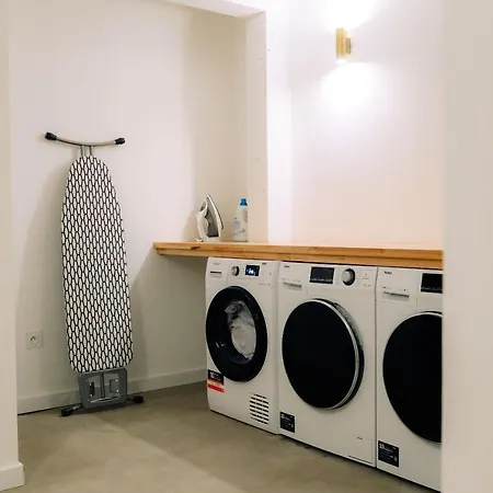 Outsite בית הארחה