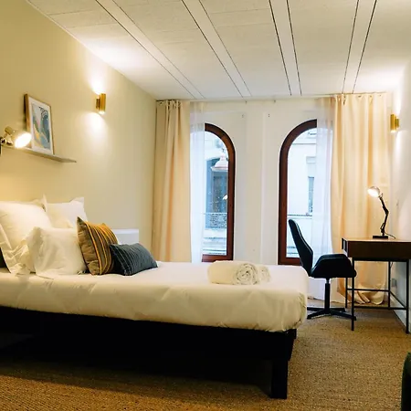 Outsite 3* Μπορντό