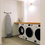 ゲストハウス Outsite ボルドー
