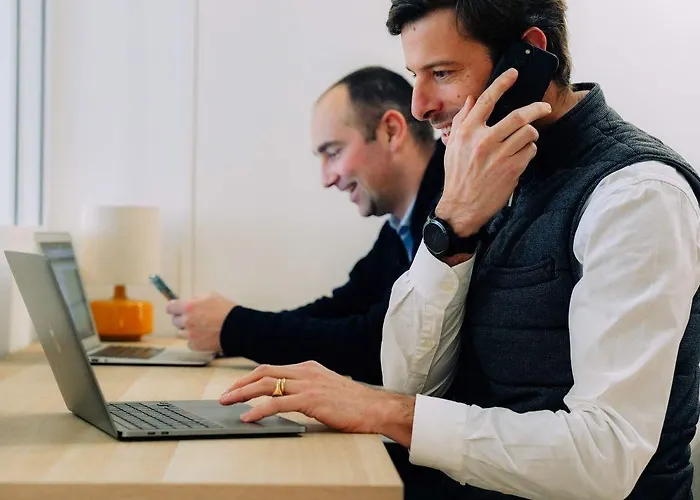 Outsite بيت ضيافة